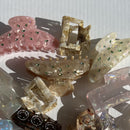 glitzerhaarklammer iced latte mit verschiedenen haarklammern